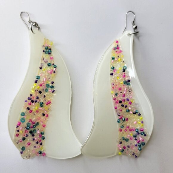 White Long Resin Earrings with colourful sequin beads - Picture 1 of 8